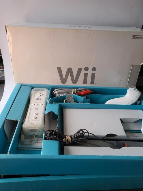 Complete Wii Boxed inclusief Wii Sports, Spelcomputers en Games, Spelcomputers | Nintendo Wii, Ophalen of Verzenden