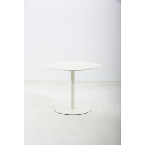 Fritz Hansen Lissoni Table design bijzettafel 50x50x45h, Zakelijke goederen, Kantoor en Winkelinrichting | Kantoormeubilair en Inrichting