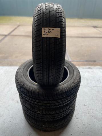 195/65/15 DUNLOP SPORT 2000 NIEUWE BANDEN4 STUKS 200,-