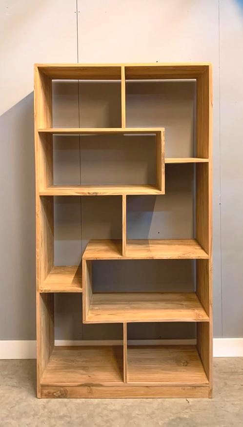 A-symmetrische boekenkast van massief hout, Voorradig!, Huis en Inrichting, Kasten | Boekenkasten, 25 tot 50 cm, Met plank(en)