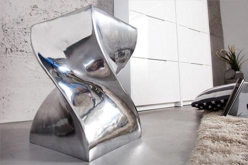 Sculpturale bijzettafel TWIST 30cm zilver gepolijst, Huis en Inrichting, Banken | Voetenbanken en Poefen, Ophalen of Verzenden