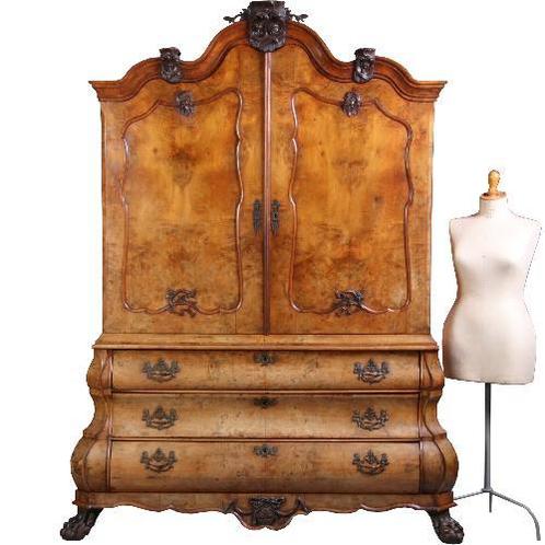 Klein Hollands rococo kabinet in wortelnoten ca 1750 dubbel, Antiek en Kunst, Antiek | Meubels | Kasten, Ophalen of Verzenden