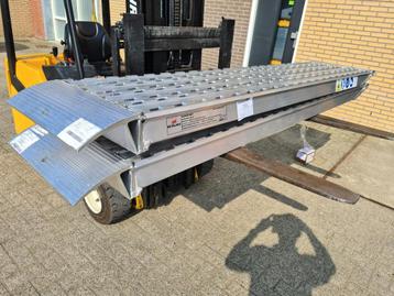 Aluminium oprijplaten 2,5 meter 15 ton laadvermogen voorraa