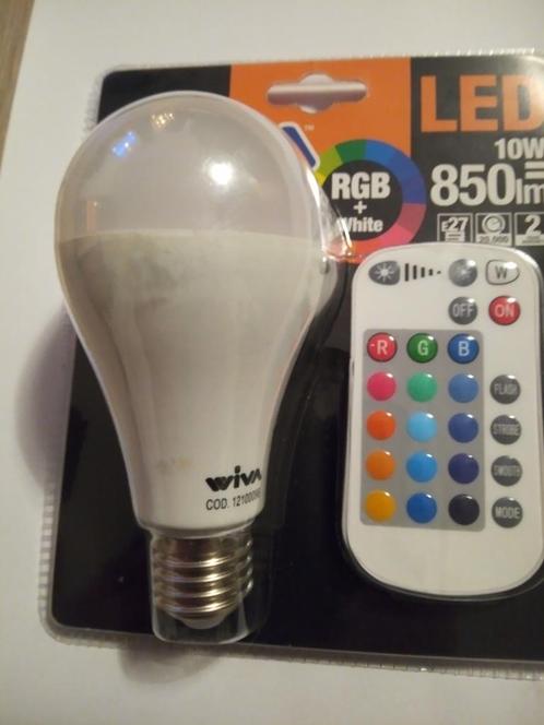 LED lamp 10W E27 RGBW plus afstandbediening, Huis en Inrichting, Lampen | Losse lampen, E27 (groot), Nieuw, Minder dan 30 watt