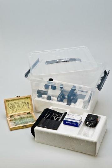 MIROSCOPEERSET - schoolmicroscoop +25 preparaten +toebehoren