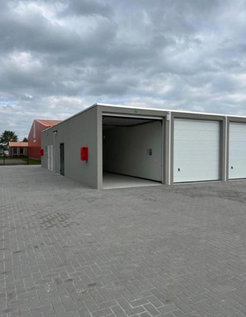 Garagebox Bedrijfsunit EMMEN nog 2 units beschikbaar!!, Huizen en Kamers, Garages en Parkeerplaatsen, Drenthe