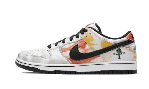 Nike SB Dunk Low Raygun Tie Dye Away - maat 42 (Sneakers), Kleding | Dames, Schoenen, Sneakers of Gympen, Nieuw, Verzenden
