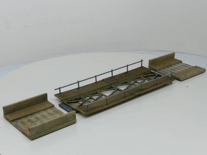 Kleine Zelfbouw Brug met 2 losse delen (Bruggen en tunnels), Hobby en Vrije tijd, Modelbouw | Figuren en Diorama's, Gebruikt, Ophalen of Verzenden