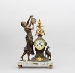 Een gepatineerd metalen pendule, Europa, ca. 1900, Antiek en Kunst, Antiek | Klokken