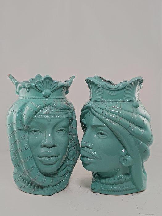 Vaas - Majolica - Twee vazen - Teste di Moro, Antiek en Kunst, Kunst | Designobjecten