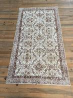 Usak - Vloerkleed - 193 cm - 106 cm, Huis en Inrichting, Stoffering | Tapijten en Kleden, Nieuw