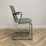Casala Onyx II vergaderstoel / sledestoel,  wit/taupe -, Huis en Inrichting, Stoelen, Ophalen of Verzenden, Gebruikt, Stof, Eén