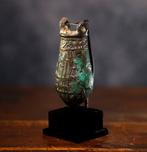 Het oude Egypte, Bronzen beeld met paspoort voor de Europese