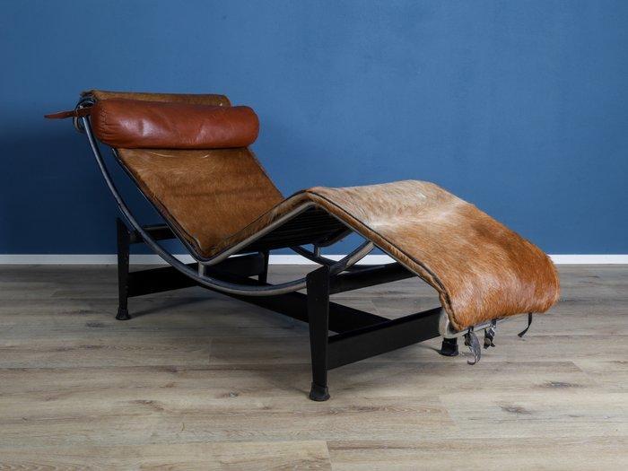 Cassina - Le Corbusier, Pierre Jeanneret, Charlotte Perriand, Antiek en Kunst, Kunst | Designobjecten
