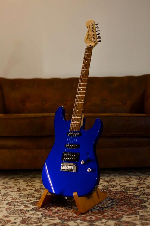Squier Showmaster HSS 2004 | Midnight Blue, Muziek en Instrumenten, Snaarinstrumenten | Gitaren | Elektrisch