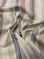 Geruit stof met nuances van roomwit, zand, beige, tortora,