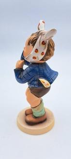 Hummel - Beeldje - Boy with Toothache TMK-6 - Keramiek