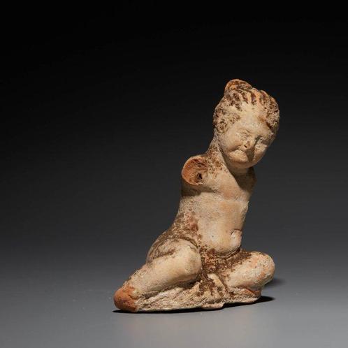 Oud-Grieks Terracotta Kind. 4e eeuw v.Chr. 6 cm hoog., Verzamelen, Mineralen en Fossielen