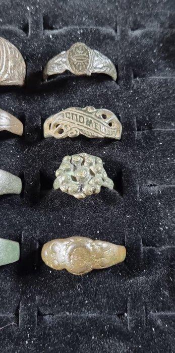 Post-middeleeuws Brons, Lot of 12 Ring (Zonder Minimumprijs), Antiek en Kunst, Antiek | Overige Antiek
