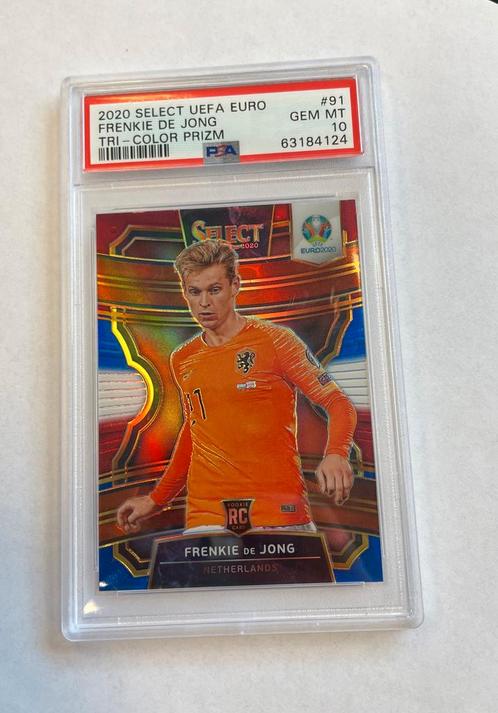 2020 Select UEFA Euro Frenkie de Jong Tri-Color Prizm PSA 10, Hobby en Vrije tijd, Stickers en Plaatjes, Zo goed als nieuw, Verzenden