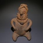 Colima, westkust van Mexico Terracotta Zittende figuur. 12