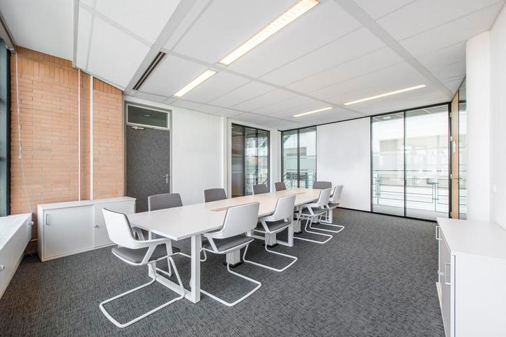 Kantoorruimte in Regus City, Zakelijke goederen, Bedrijfs Onroerend goed