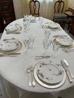 Tafelkleed - 230 cm - 190 cm - handgeborduurde servet