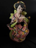 Beeld, Geisha - 32 cm - Aardewerk - 1950