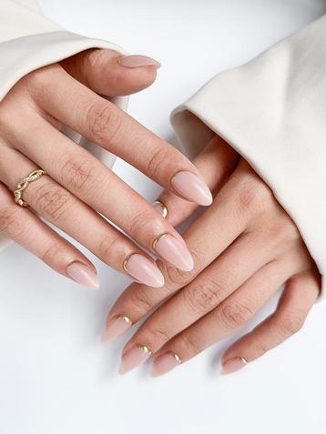 Gold en Almond Nagels Set - Press On Nails - 30 Stuks beschikbaar voor biedingen