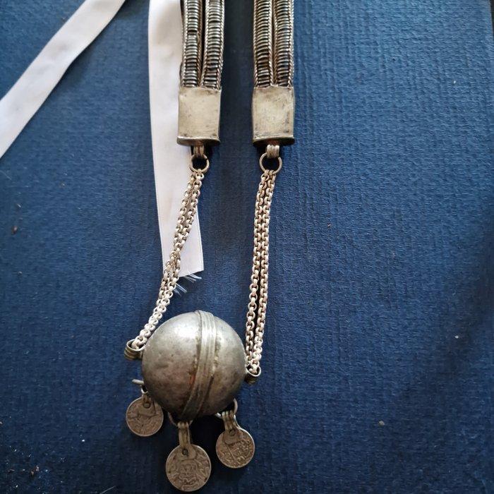 Zilver - Ketting met hanger - Berbère 925 zilver, Antiek en Kunst, Kunst | Niet-Westerse kunst