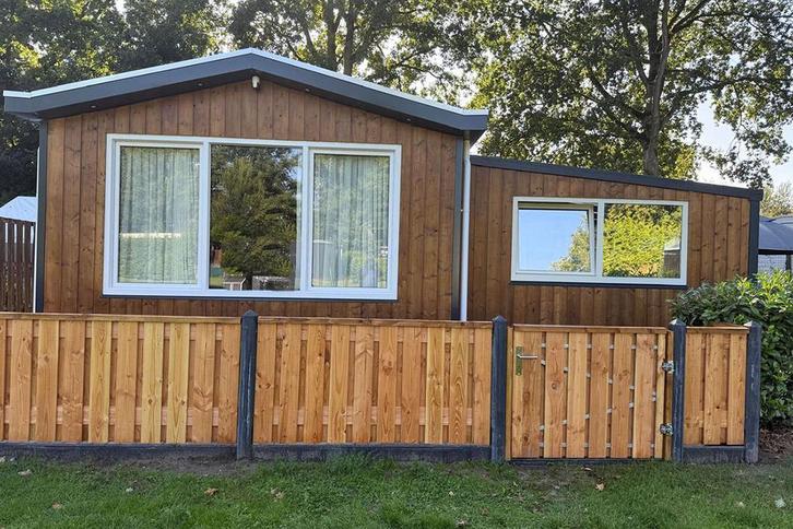 Nieuw winterhard chalet te koop Vakantiepark EuroParcs Zee, Huizen en Kamers, Recreatiewoningen te koop, Chalet, A++, Flevoland