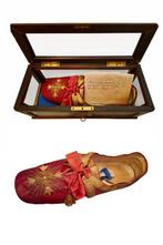 Paus Pius IX - pontificale schoen in een reliquiariekist met