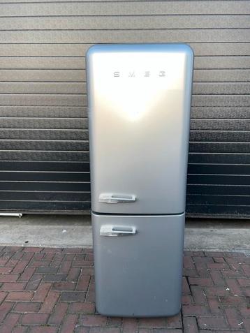 Prachtige SMEG Retro Silver Koelvriescombinatie! beschikbaar voor biedingen
