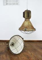 Mesko - Plafondlamp - Glas, Staal - Twee Poolse industriële, Antiek en Kunst