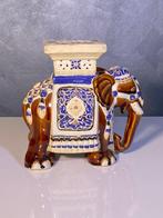 sculptuur, Elefante porta vasi in ceramica indiano del XX