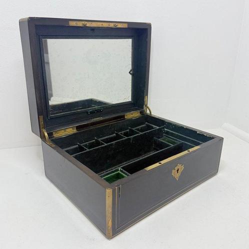 Garnesson, Paris - Doos - Naaisetje van Napoleon III - Hout, Antiek en Kunst, Antiek | Overige Antiek