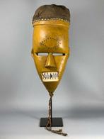 Old African mask from the Salampasu - Congo., Antiek en Kunst