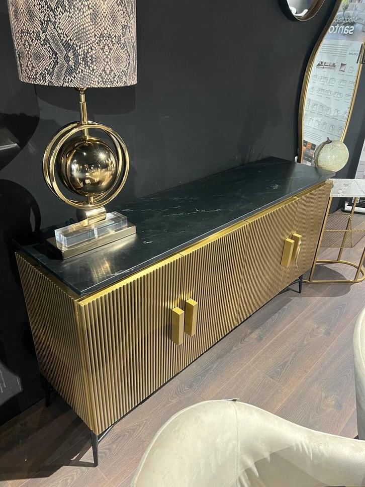 Dressior van Richmond Interiors de serie Ironville showmodel, Huis en Inrichting, Kasten | Dressoirs, Nieuw