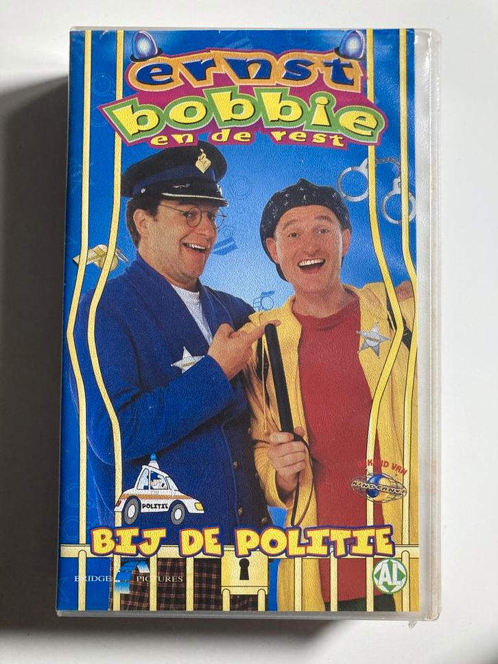 ERNST BOBBIE EN DE REST BIJ DE POLITIE (VHS), Cd's en Dvd's, VHS | Film, Gebruikt, Verzenden
