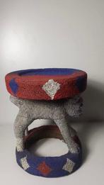 Krukje van hout, parels - Bamileke - Kameroen (Zonder, Antiek en Kunst