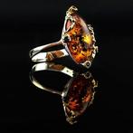 Luxe Baltic Amber Statement Ring – Diepe honing-inclusies in