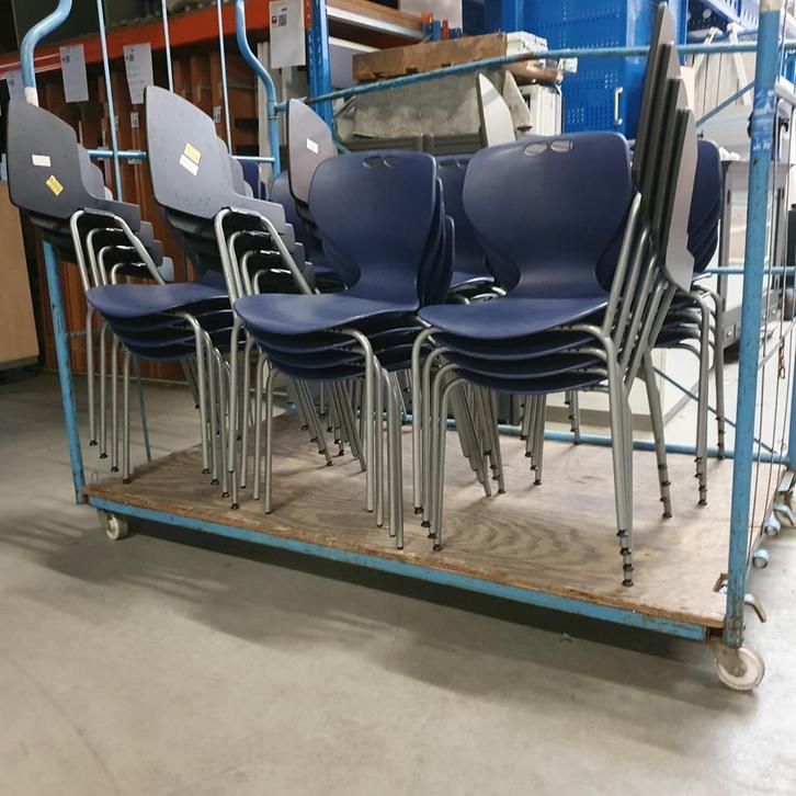 Ahrend 450 Merryfair conferentiestoelen met schrijfblad - bl, Huis en Inrichting, Stoelen, Ophalen of Verzenden