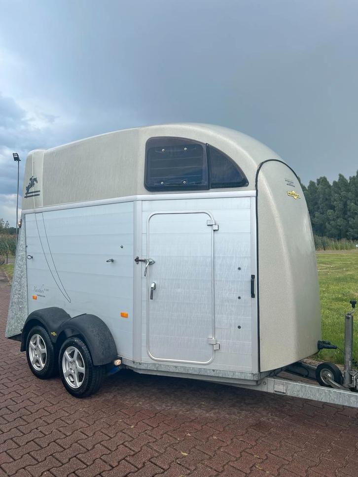Degelijke Humbaur Vol-alu 2-paards!, Dieren en Toebehoren, Paarden en Pony's | Trailers en Aanhangwagens, 2-paards trailer, Zo goed als nieuw