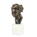 Gietijzeren beeld van een geblinddoekte vrouw op marmeren..., Antiek en Kunst, Kunst | Beelden en Houtsnijwerken, Verzenden