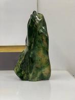 A+ GRAAD KWALITEIT NEPHRIET JADE Vrije vorm - Hoogte: 300 mm