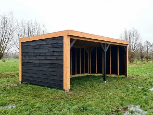Veiling - Schuilstal geïmpregneerd Douglas 400x400x265cm, Dieren en Toebehoren, Stalling en Weidegang