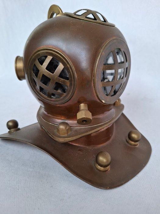 Duikhelm - koper en messing - Duikhelm bureau decoratie, Antiek en Kunst, Curiosa en Brocante