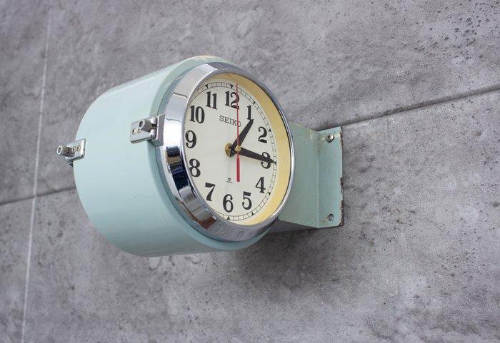 Wandklok - Seikosha double side Seiko Japan - Staal,, Antiek en Kunst, Kunst | Designobjecten