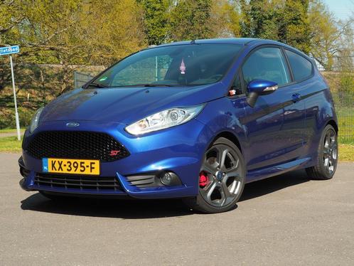 Ford Fiësta 1.6 ST2 182pk Lage kmstand Cruisecontrol Camera, Auto's, Ford, Onderhoudsboekje, Te koop, Handgeschakeld, Hatchback