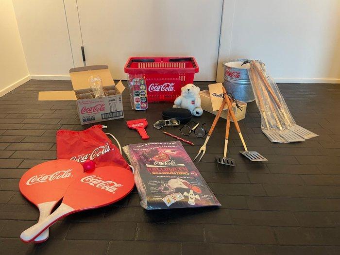Lot publiciteitsartikelen Coca cola jaren 90 - Reclamebord, Antiek en Kunst, Antiek | Speelgoed